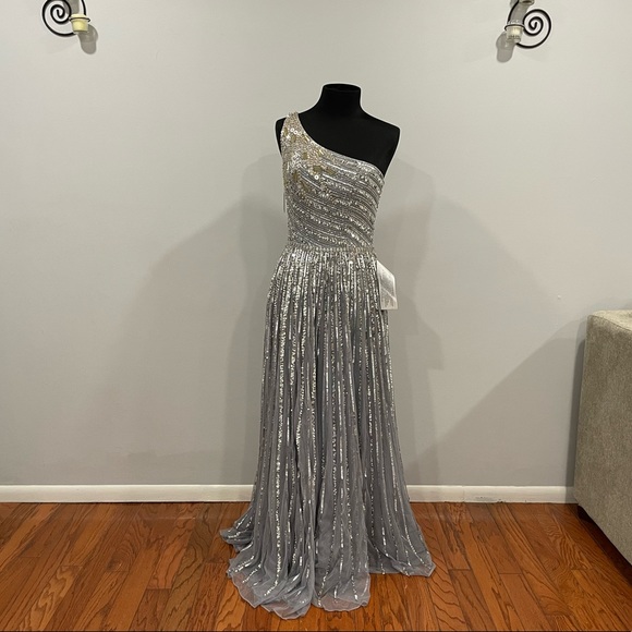 Mac Duggal 5220 Silver Sequin One Shoulder Gown 6 - Picture 2 of 10